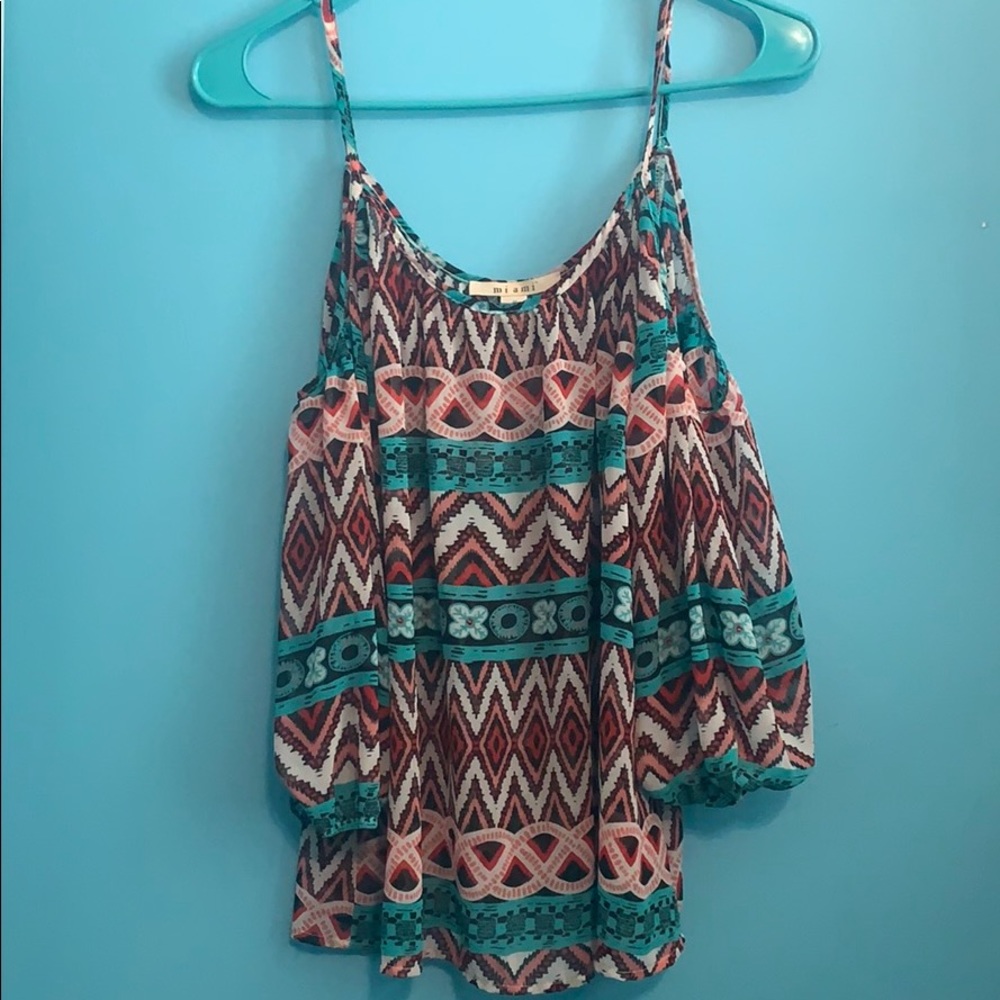 Cutout shoulder top